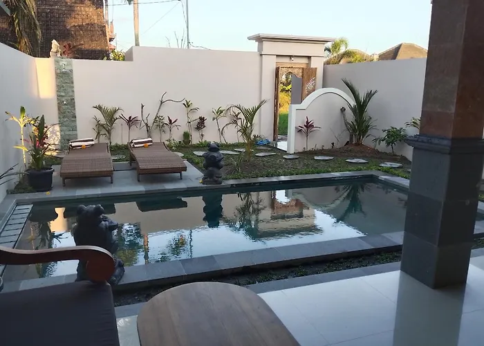 Dwi House Villa *